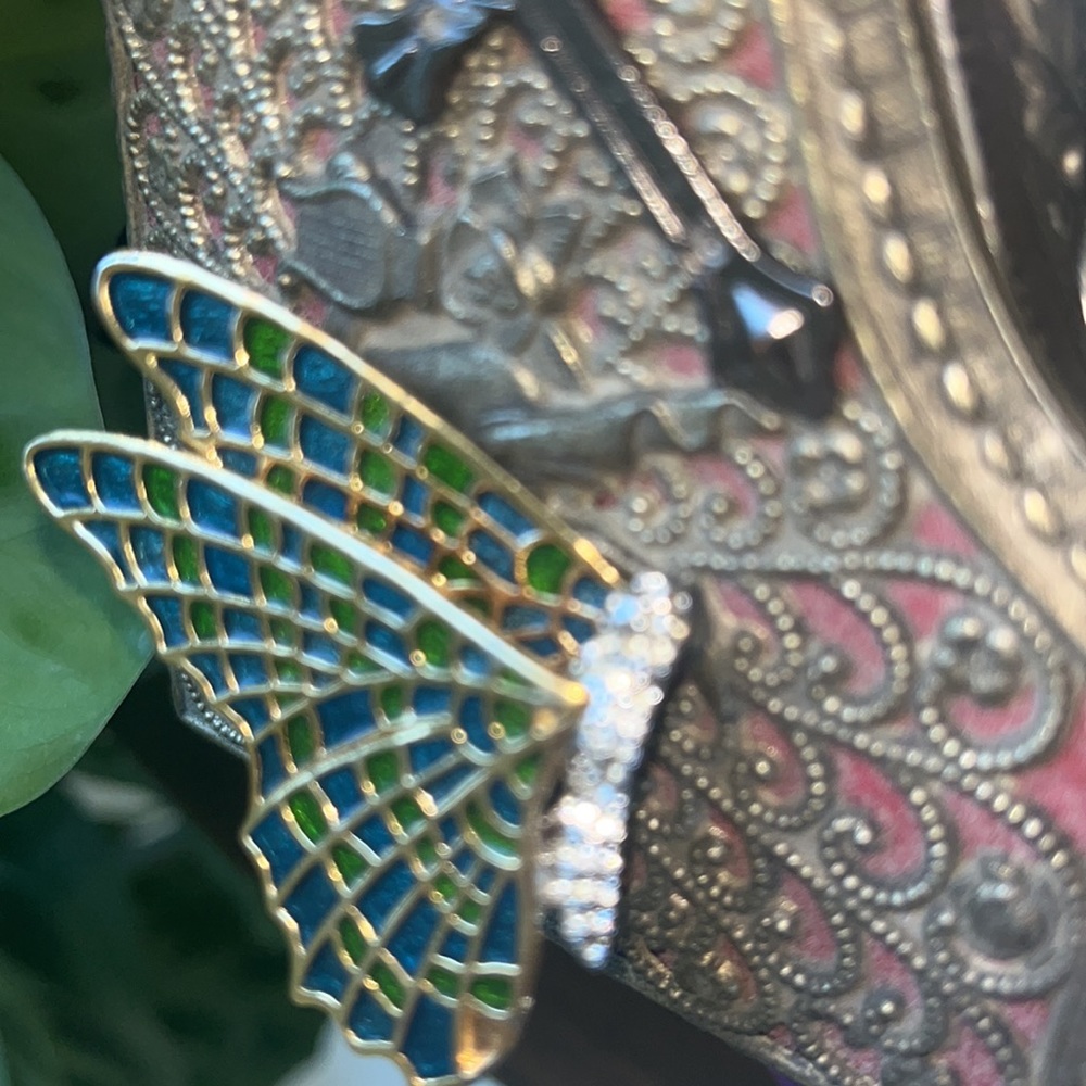KJL Kenneth Jay Lane signed butterfly brooch - Picture 3 of 4